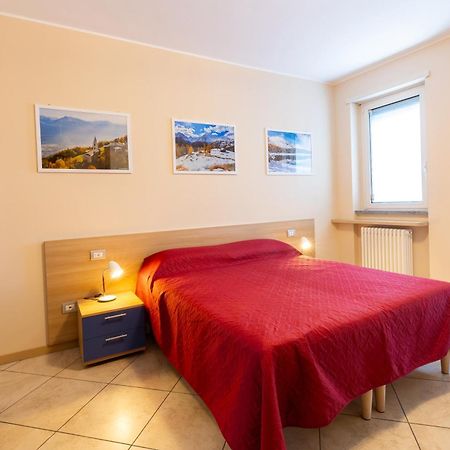 Residenza Il Castello Daire Sondrio Dış mekan fotoğraf